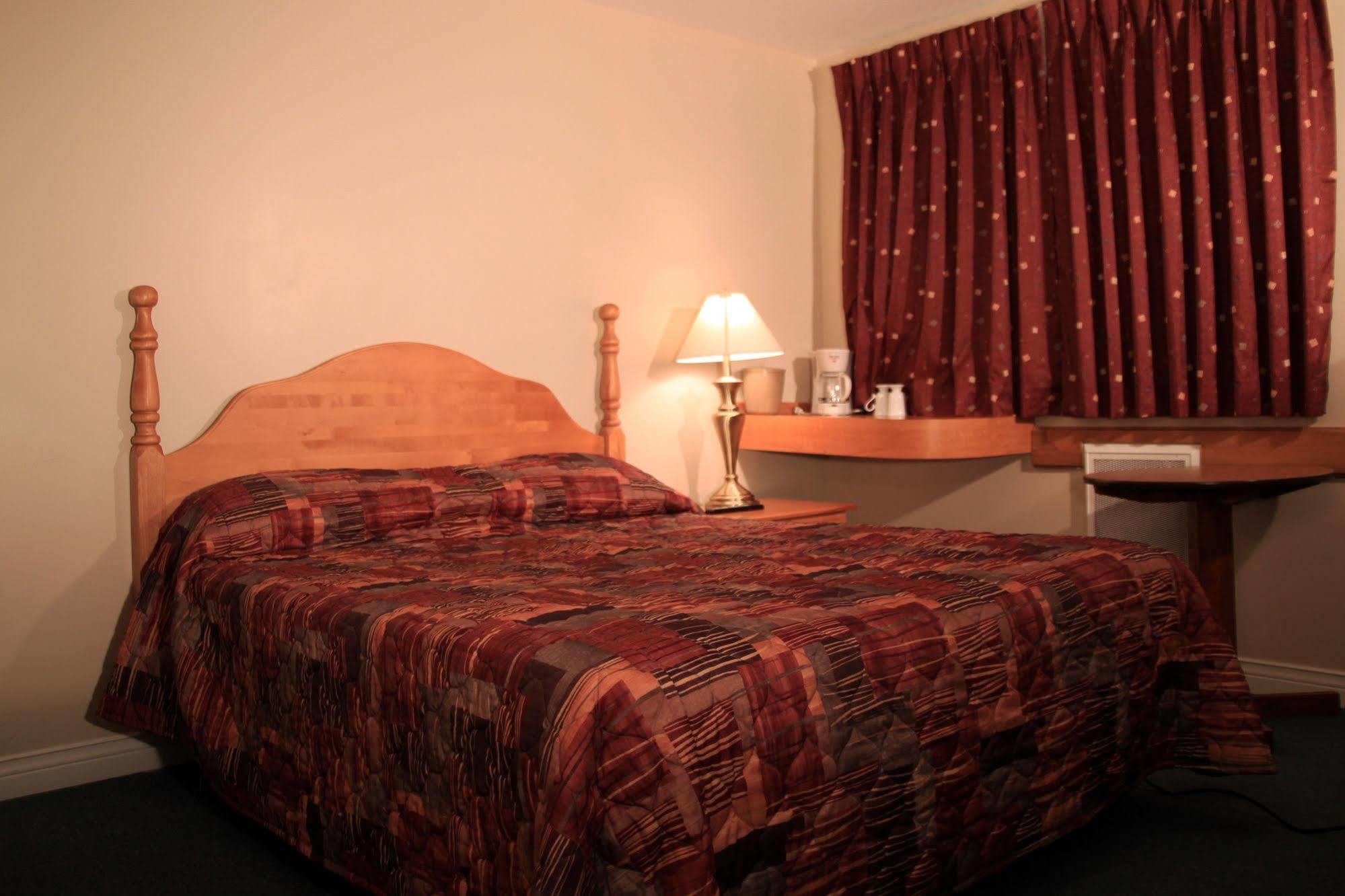Alpine Motor Inn Alma Kültér fotó